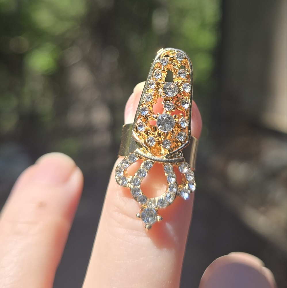 Ornate Gold Vintage-Style Nail Ring Crown with Intricate Stonework - Picture 6 of 7